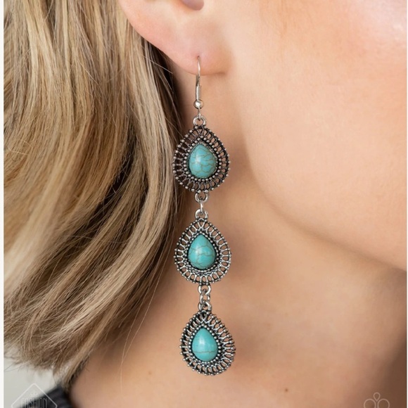 Desertscape Dweller blue earrings. NWT - Picture 3 of 3